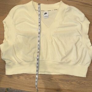Nike V neck Sweatshirt Terrycloth cream set ( vest and shorts) size L